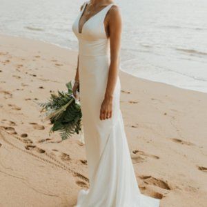 Paloma Blanca Designer Wedding Gown: Dry-Cleaned!